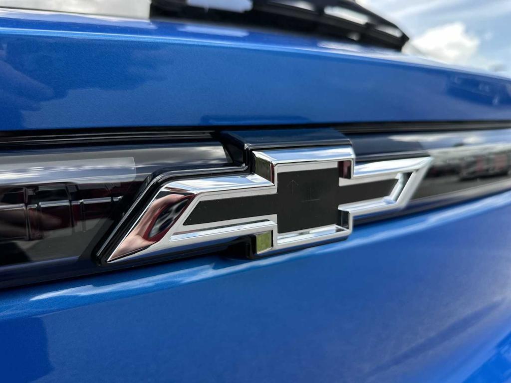 new 2025 Chevrolet Equinox EV car, priced at $35,015
