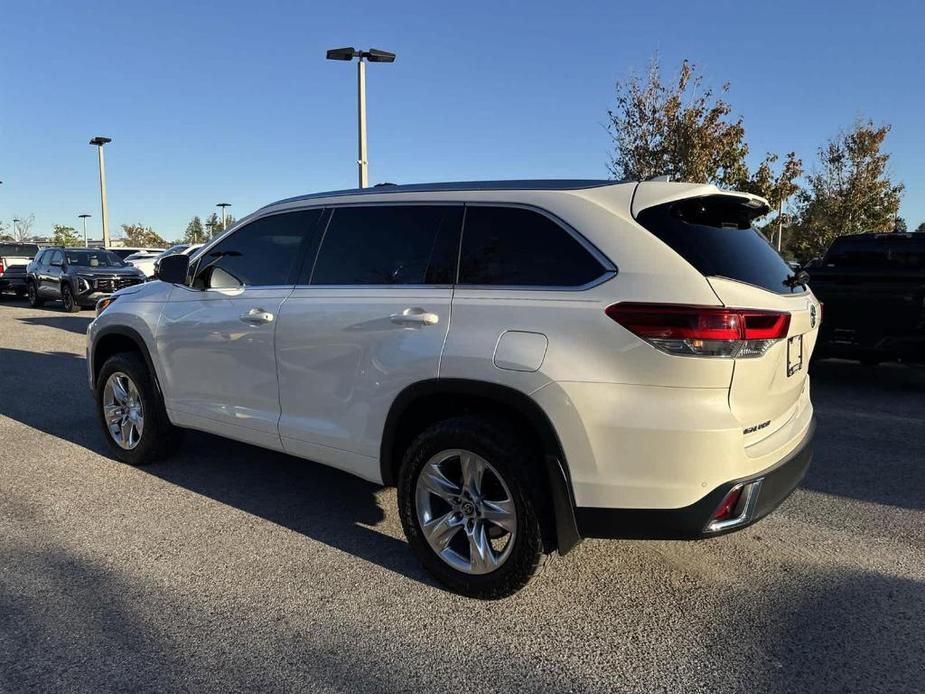 used 2018 Toyota Highlander car, priced at $24,534