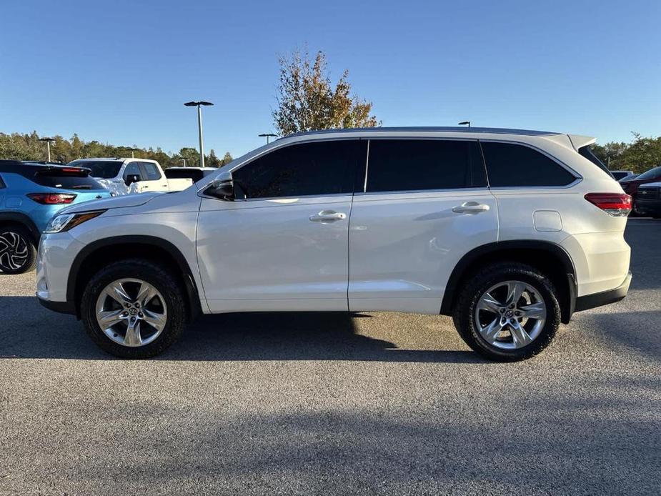 used 2018 Toyota Highlander car, priced at $24,534