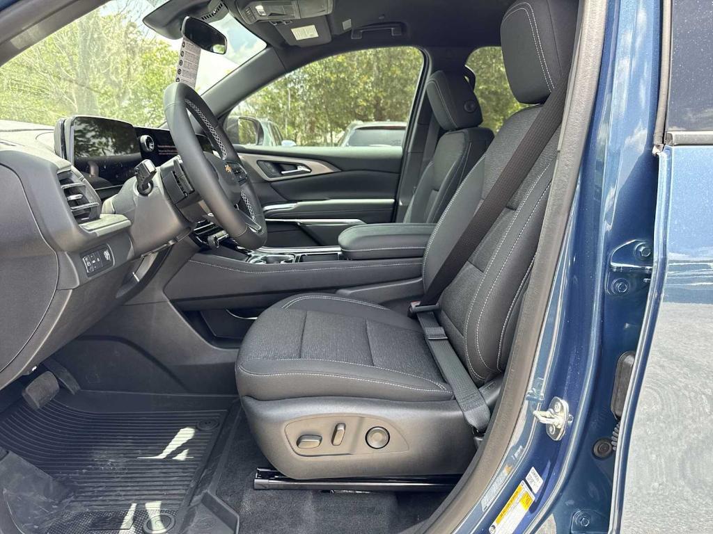 new 2025 Chevrolet Traverse car, priced at $37,445