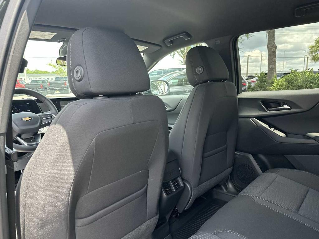 new 2026 Chevrolet Equinox car, priced at $26,220