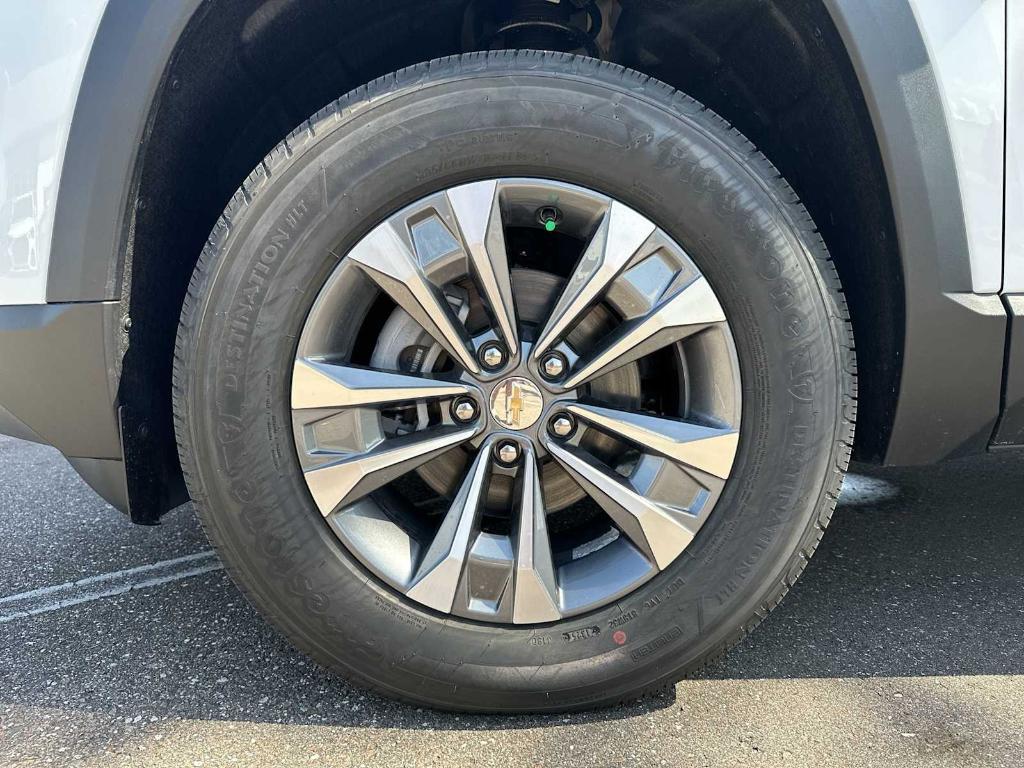 new 2026 Chevrolet Equinox car, priced at $27,165