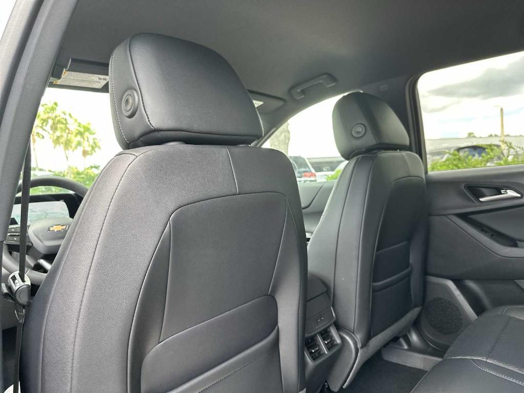new 2026 Chevrolet Equinox car, priced at $28,985