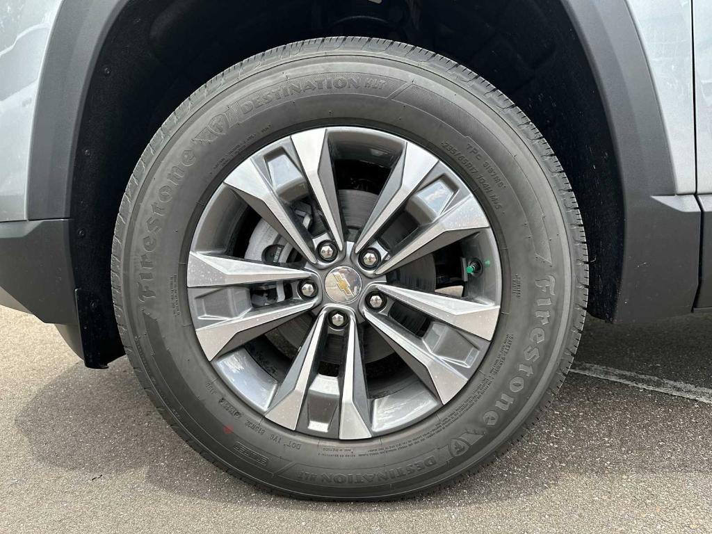 new 2026 Chevrolet Equinox car, priced at $28,985