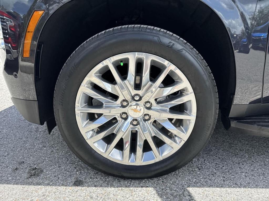 new 2025 Chevrolet Suburban car, priced at $78,620