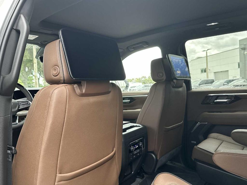 new 2025 Chevrolet Suburban car, priced at $98,015