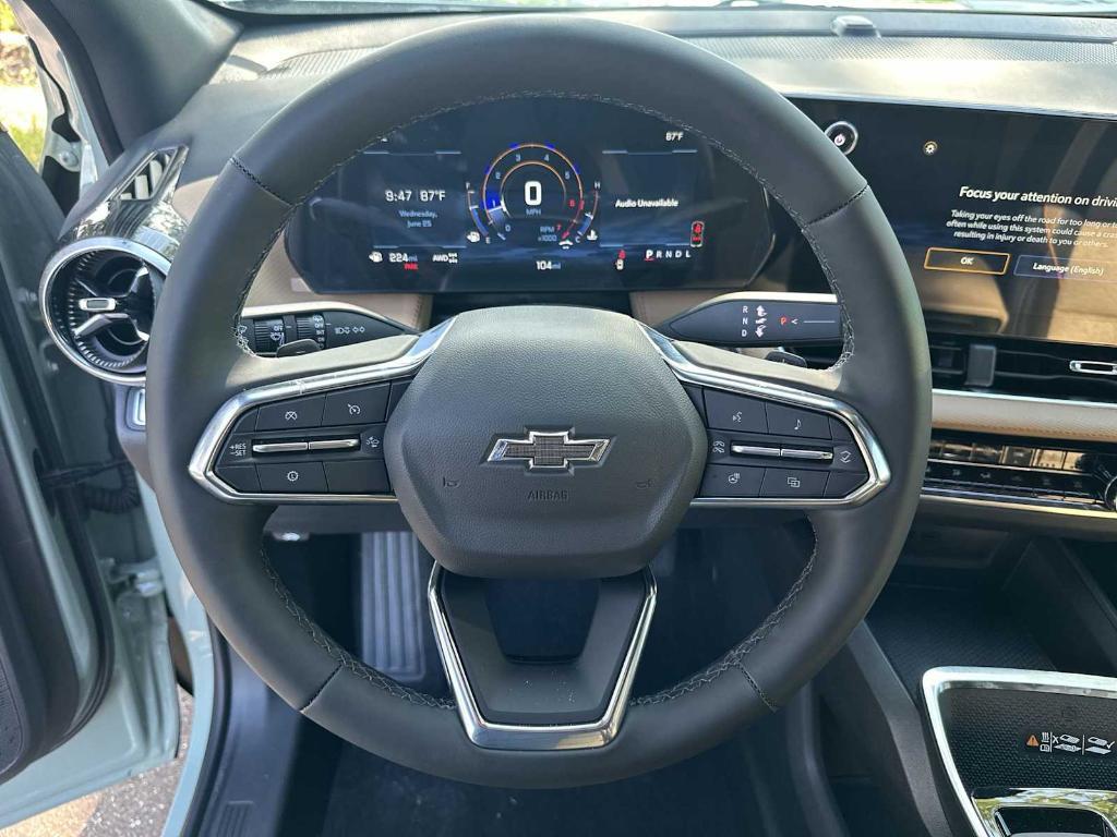 new 2025 Chevrolet Equinox car, priced at $32,335