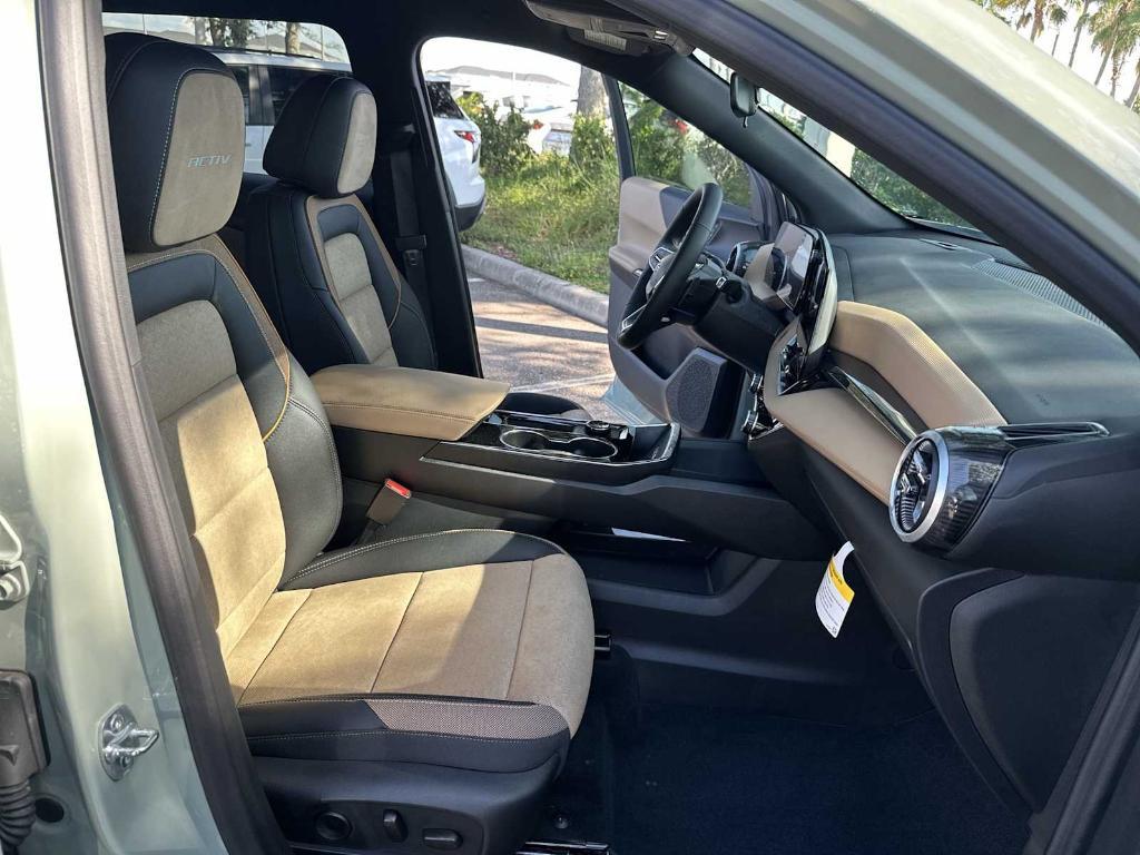 new 2025 Chevrolet Equinox car, priced at $32,335