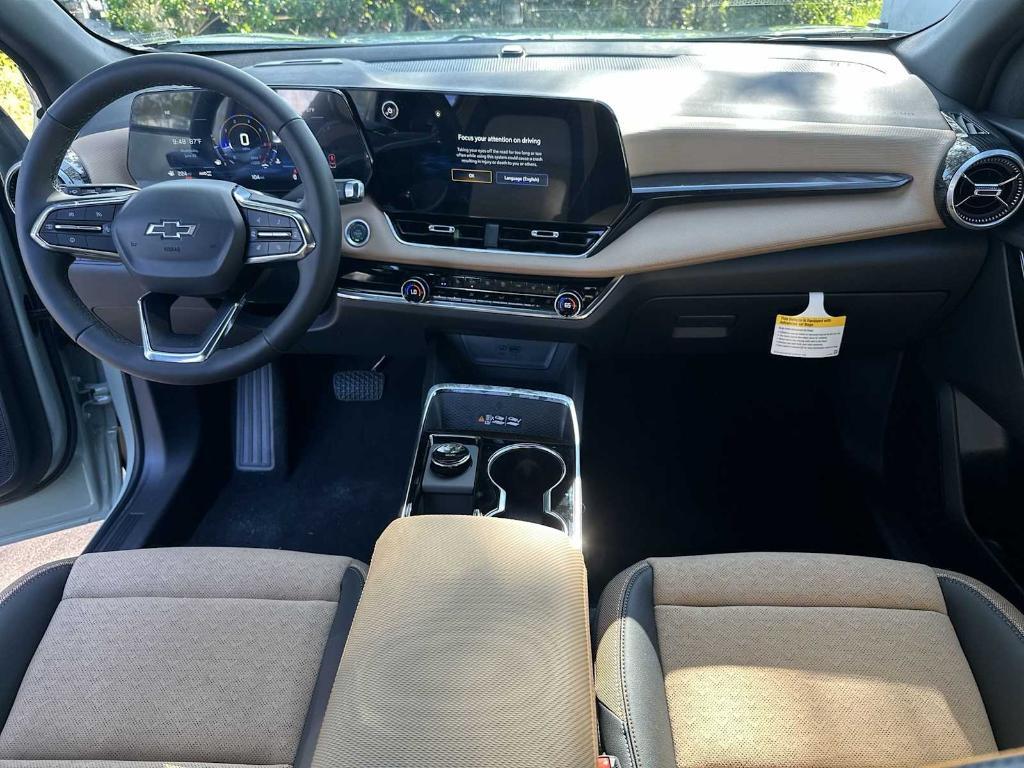 new 2025 Chevrolet Equinox car, priced at $32,335