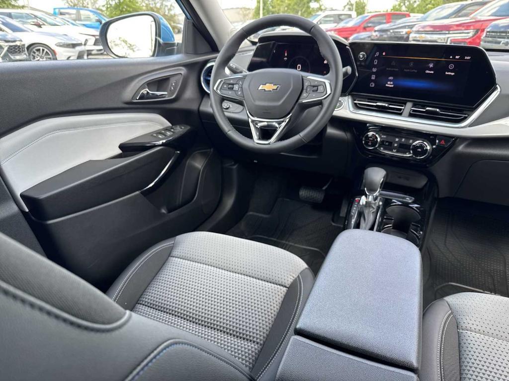 new 2025 Chevrolet Trax car, priced at $22,670