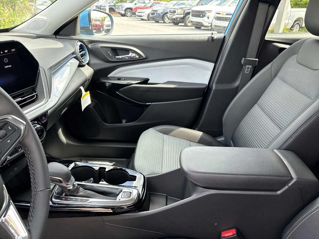 new 2025 Chevrolet Trax car, priced at $22,670
