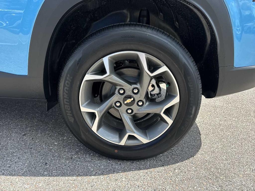 new 2025 Chevrolet Trax car, priced at $22,670