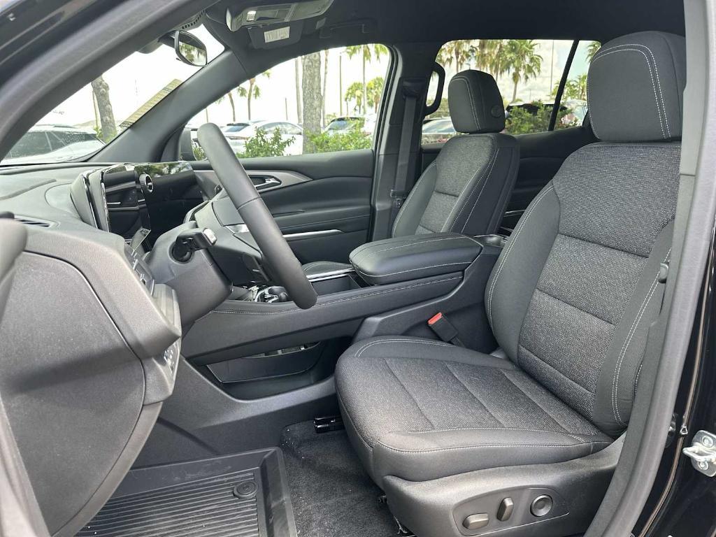new 2025 Chevrolet Traverse car, priced at $42,845