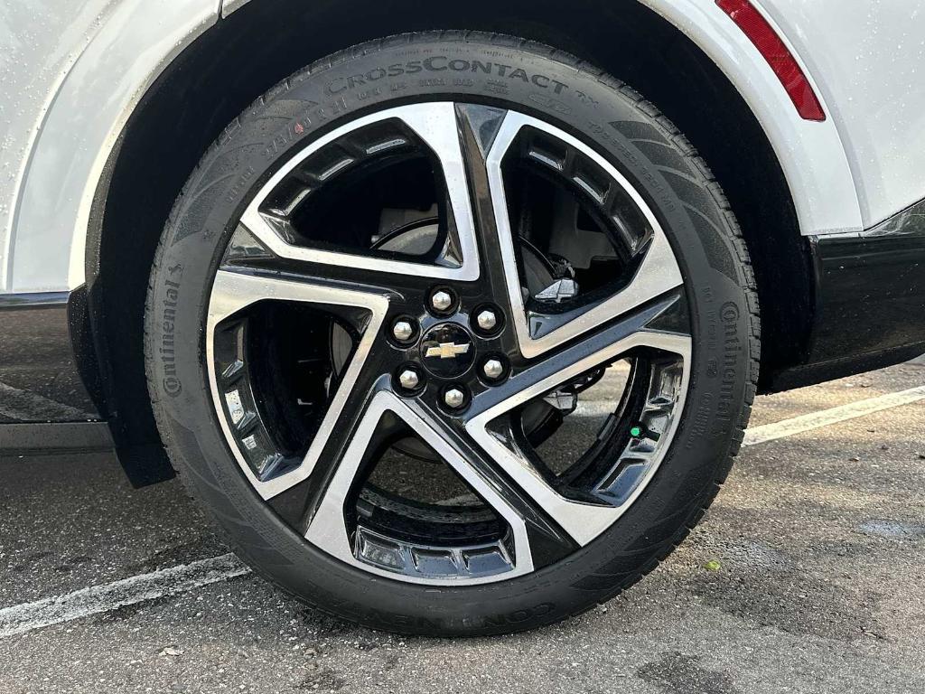 new 2025 Chevrolet Equinox EV car, priced at $38,690