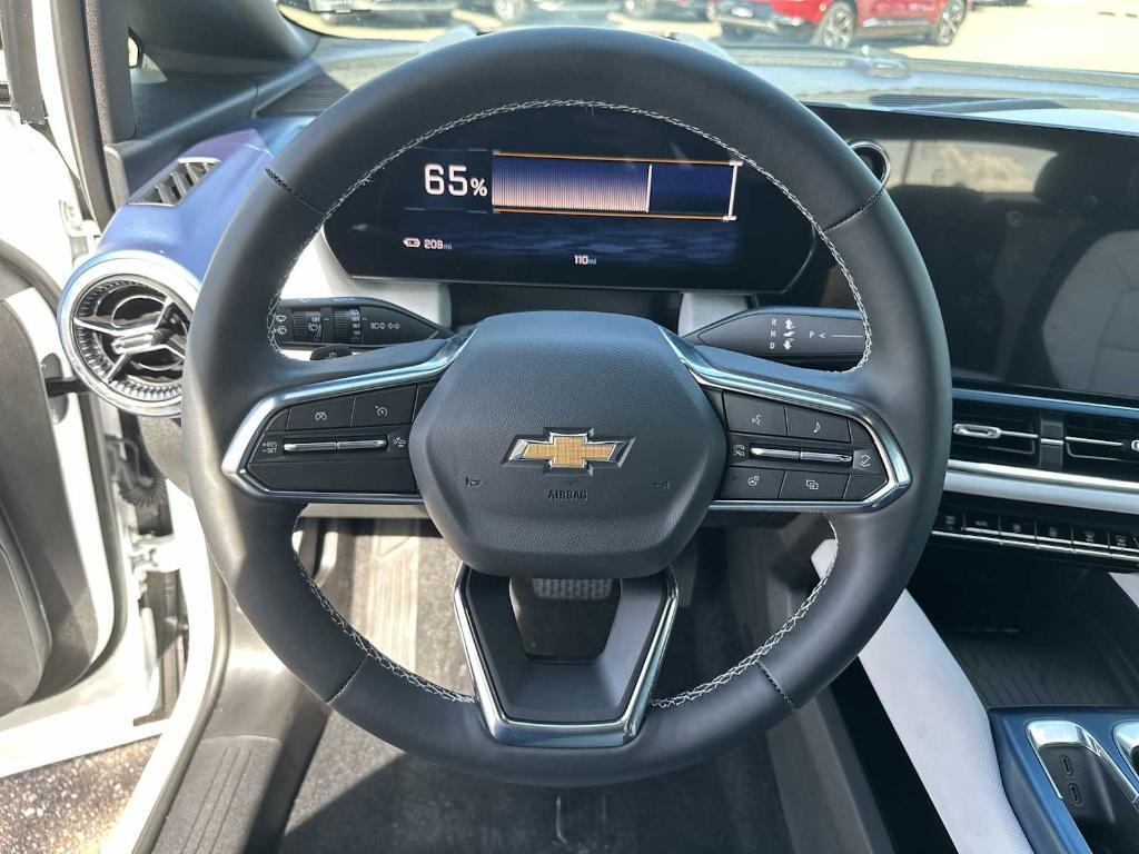 new 2025 Chevrolet Equinox EV car, priced at $38,690