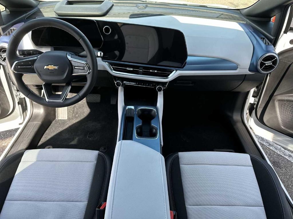 new 2025 Chevrolet Equinox EV car, priced at $38,690