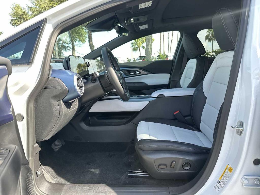 new 2025 Chevrolet Equinox EV car, priced at $38,690