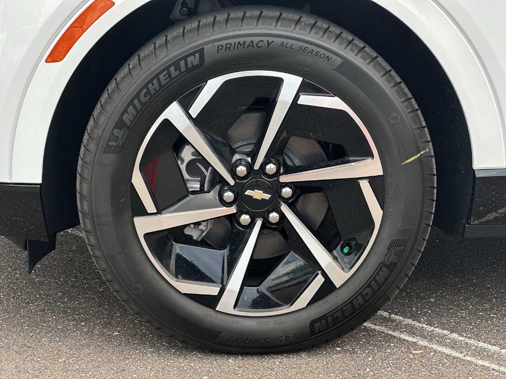new 2025 Chevrolet Equinox EV car, priced at $35,015