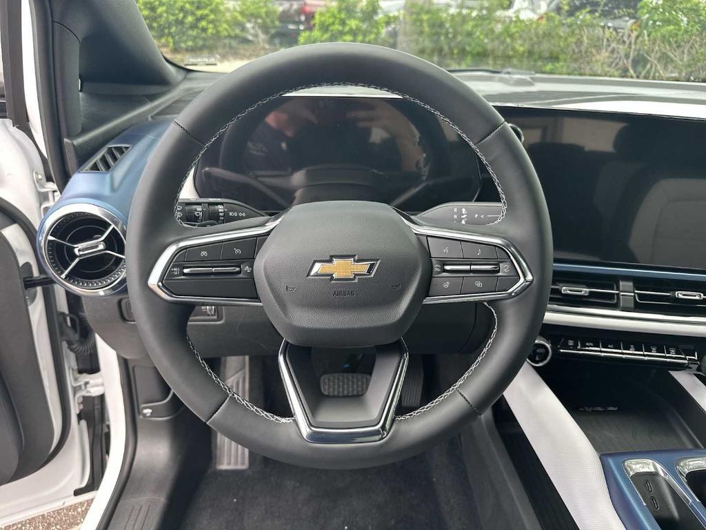 new 2025 Chevrolet Equinox EV car, priced at $35,015