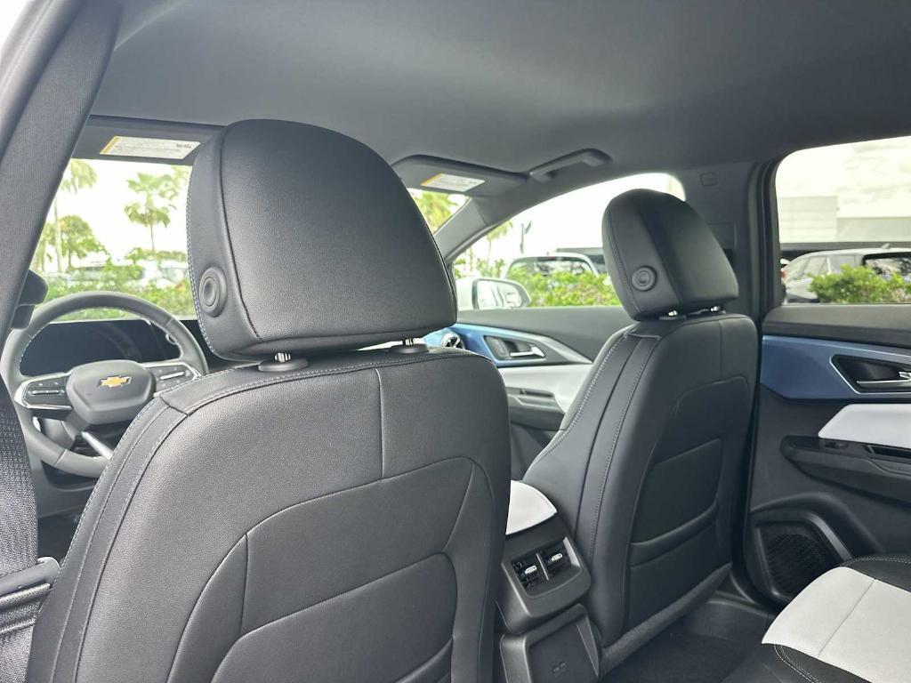 new 2025 Chevrolet Equinox EV car, priced at $35,015