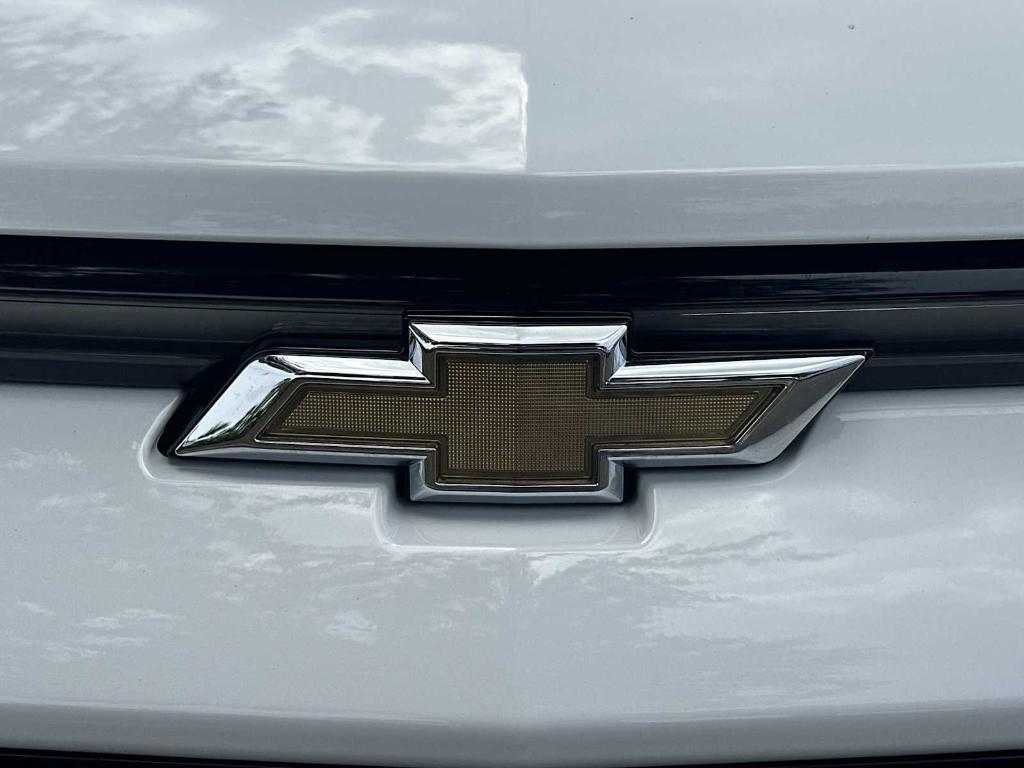 new 2025 Chevrolet Equinox EV car, priced at $35,015