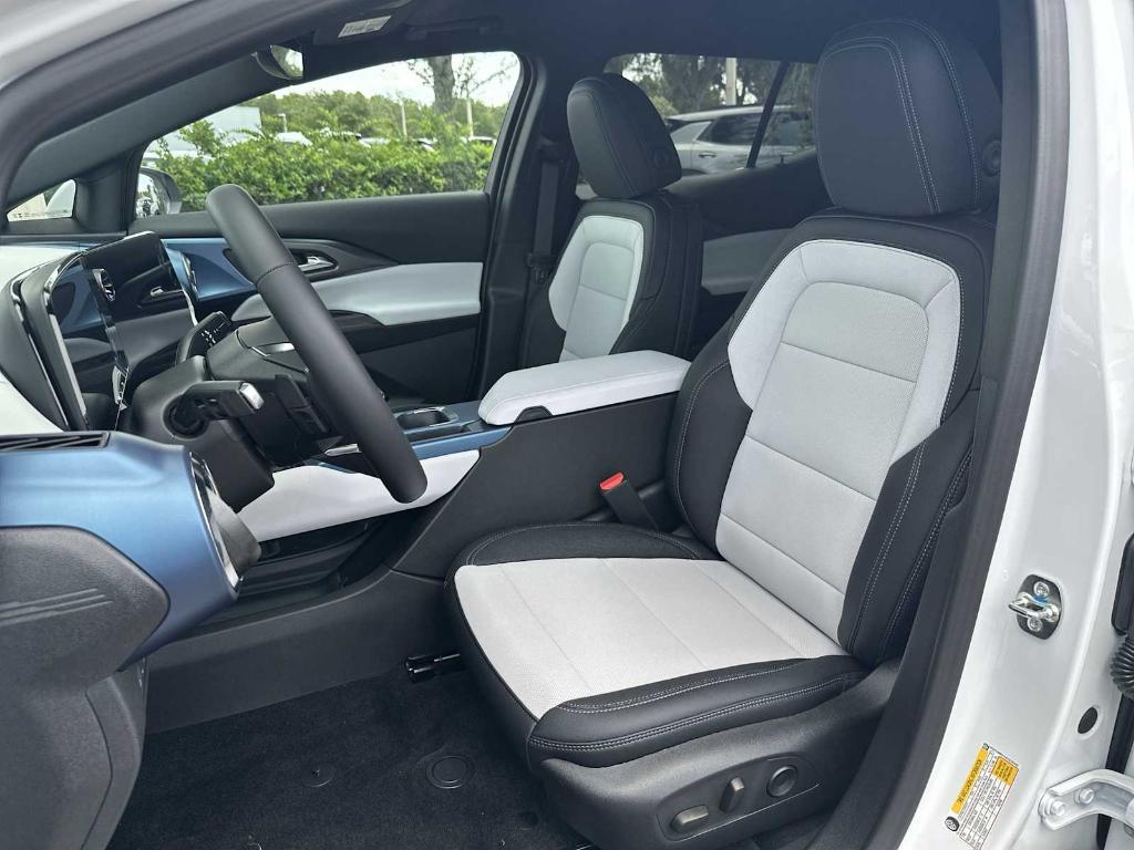 new 2025 Chevrolet Equinox EV car, priced at $35,015