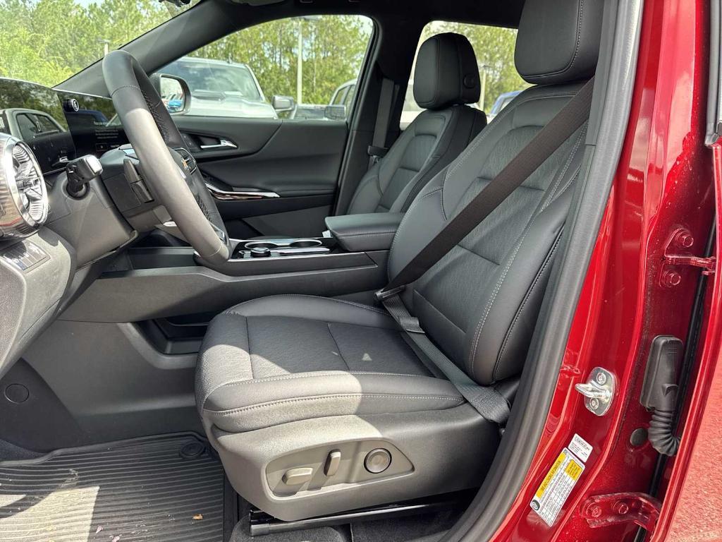 new 2026 Chevrolet Equinox car, priced at $29,705