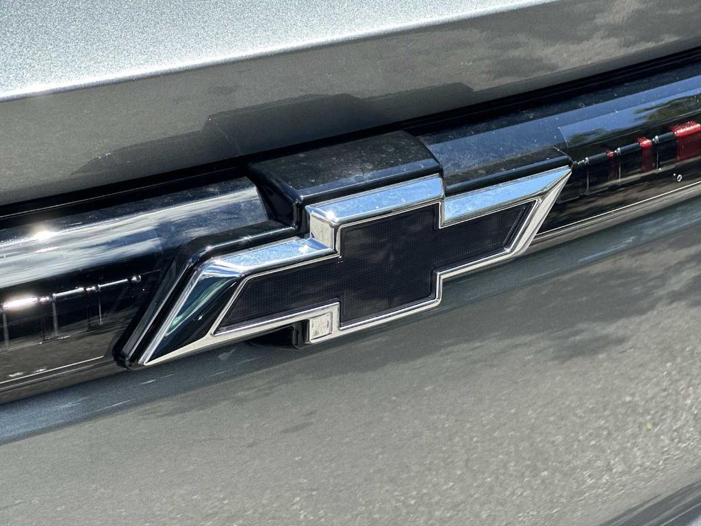 new 2025 Chevrolet Equinox EV car, priced at $37,710