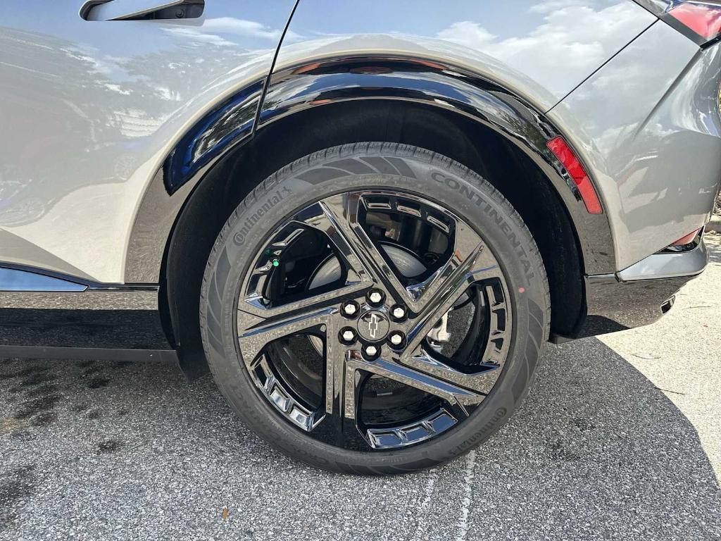 new 2025 Chevrolet Equinox EV car, priced at $37,710