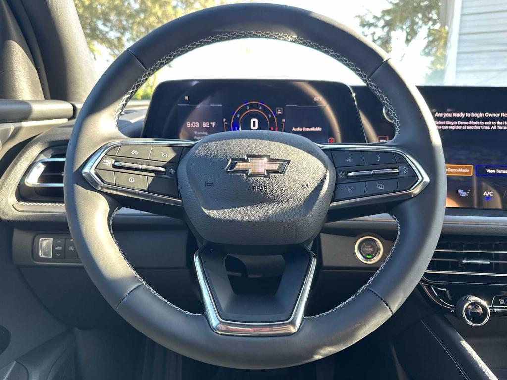 new 2026 Chevrolet Traverse car, priced at $43,840