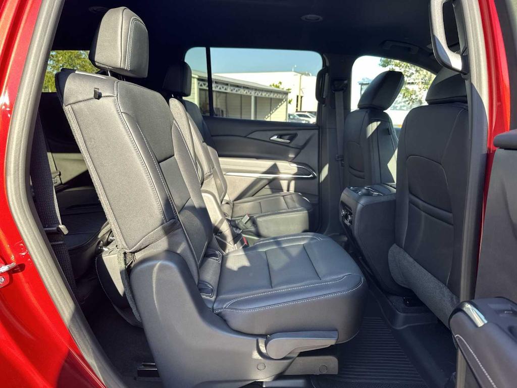 new 2026 Chevrolet Traverse car, priced at $43,840
