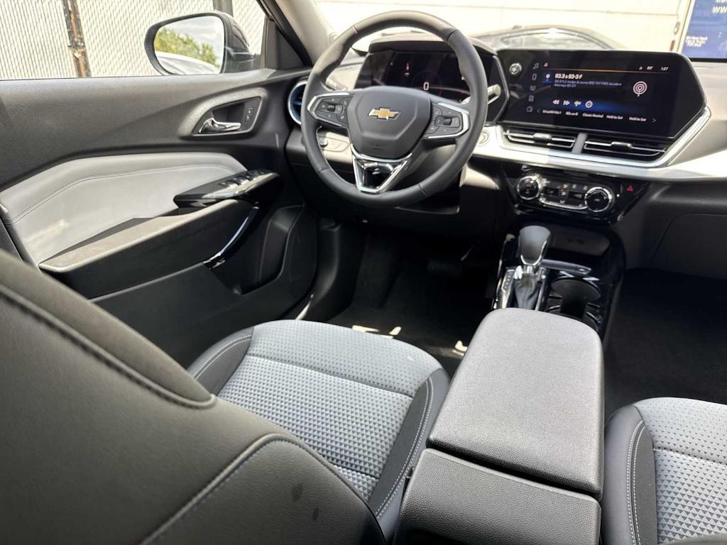 new 2025 Chevrolet Trax car, priced at $22,275