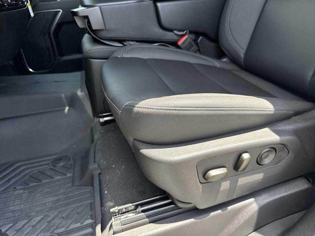 new 2025 Chevrolet Silverado 2500 car, priced at $91,189