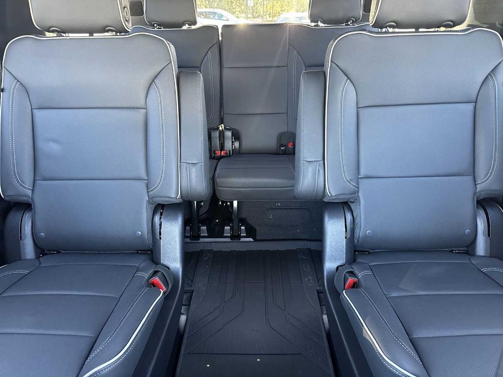 new 2025 Chevrolet Suburban car, priced at $72,590