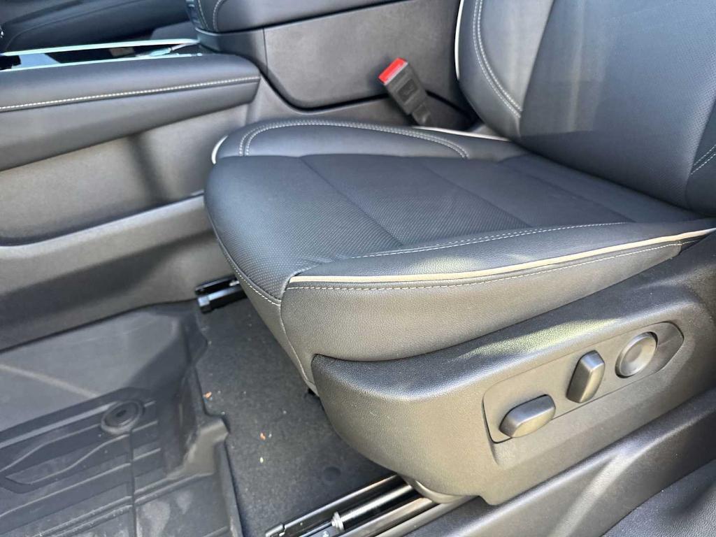 new 2025 Chevrolet Suburban car, priced at $72,590