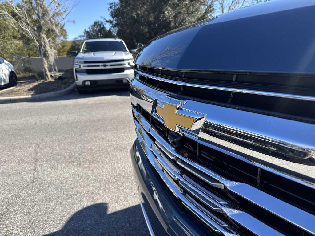 new 2025 Chevrolet Suburban car, priced at $72,590