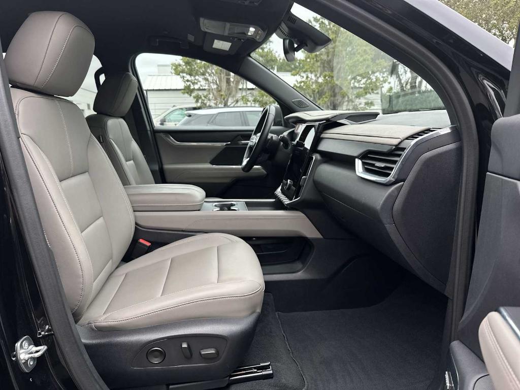 used 2024 GMC Acadia car, priced at $36,997