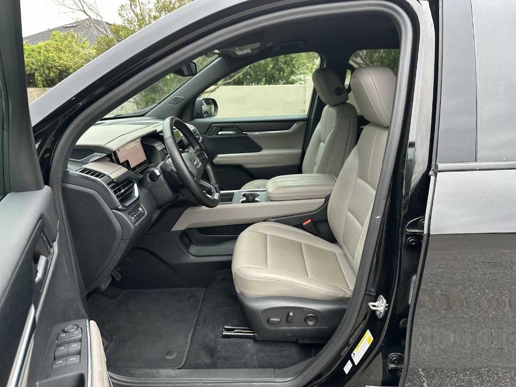 used 2024 GMC Acadia car, priced at $36,997