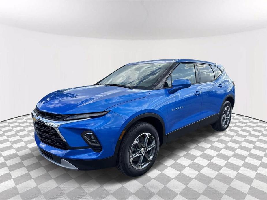 new 2025 Chevrolet Blazer car, priced at $30,570