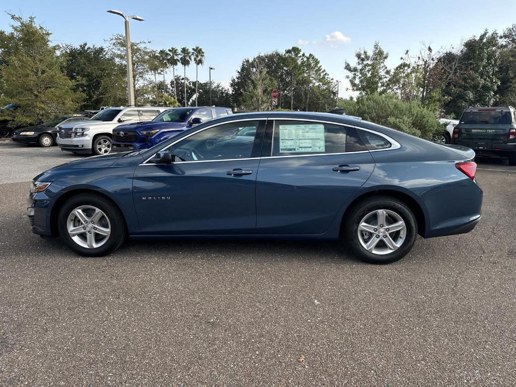 new 2025 Chevrolet Malibu car, priced at $23,270