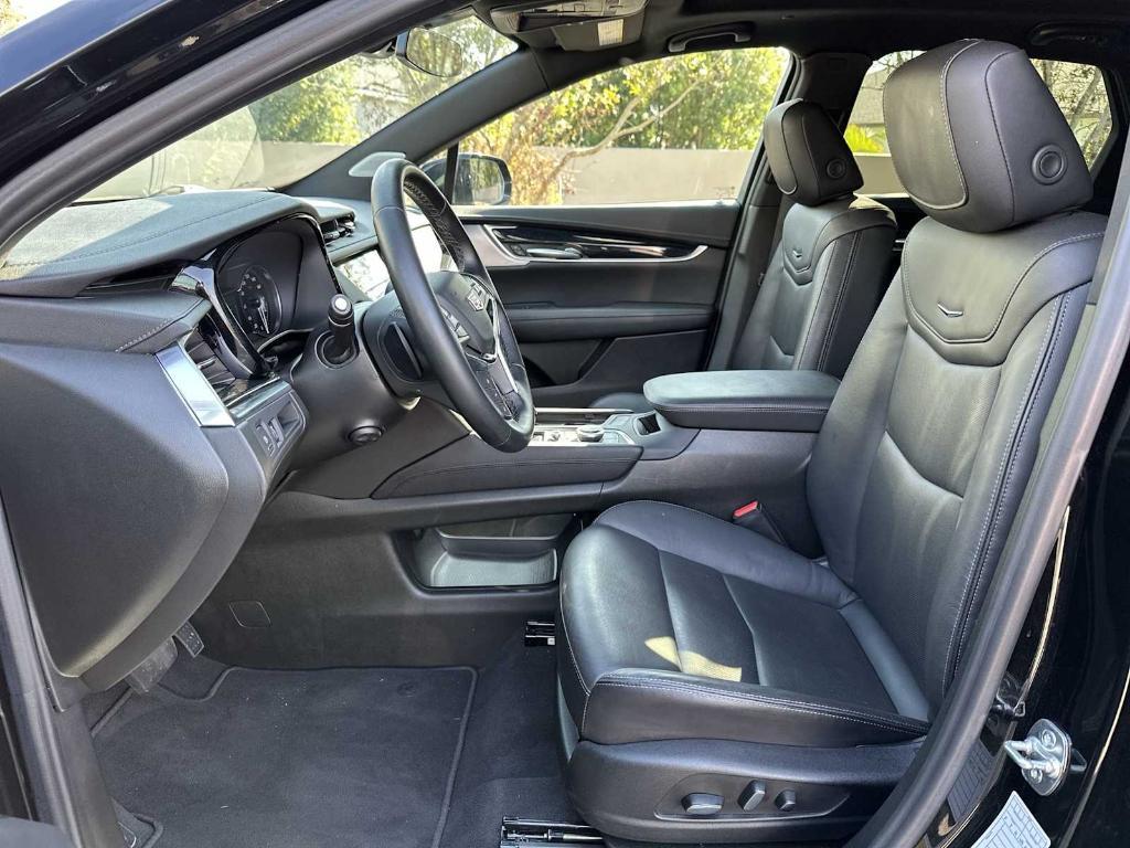 used 2025 Cadillac XT5 car, priced at $39,554