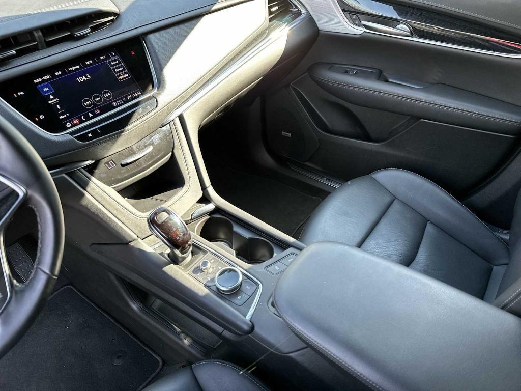 used 2025 Cadillac XT5 car, priced at $39,554
