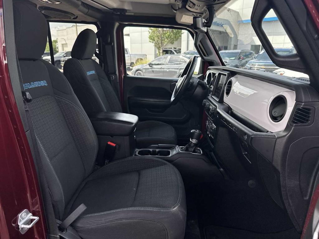 used 2021 Jeep Wrangler Unlimited car, priced at $27,109