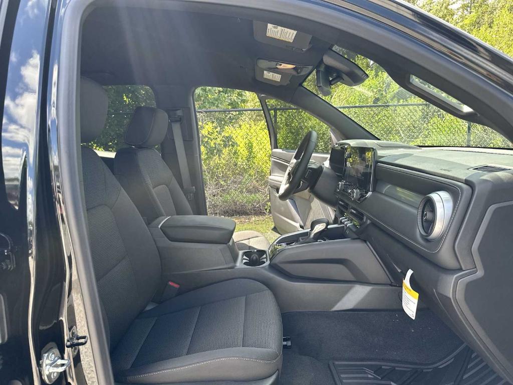 new 2025 Chevrolet Colorado car, priced at $33,235