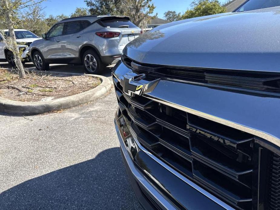 new 2025 Chevrolet Equinox car, priced at $32,880