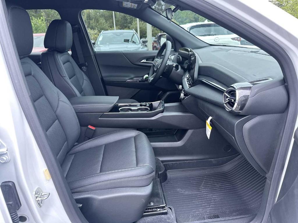 new 2026 Chevrolet Equinox car, priced at $28,310