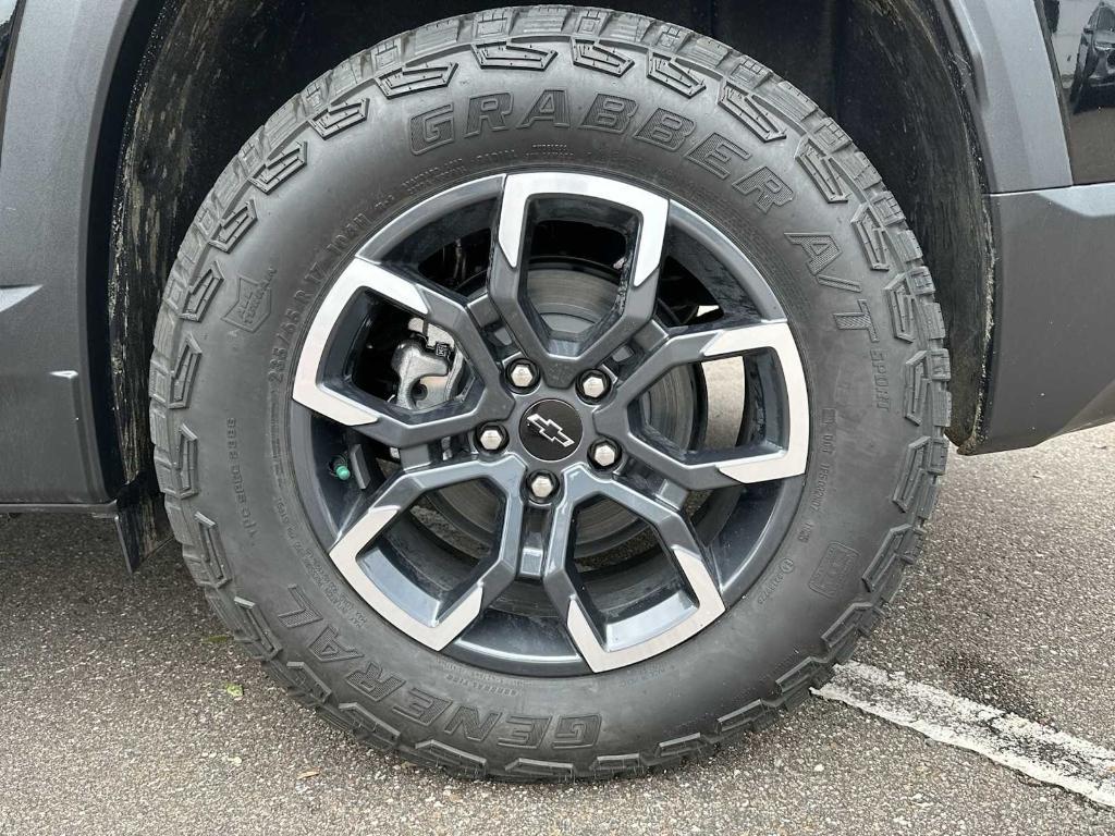 new 2026 Chevrolet Equinox car, priced at $33,525