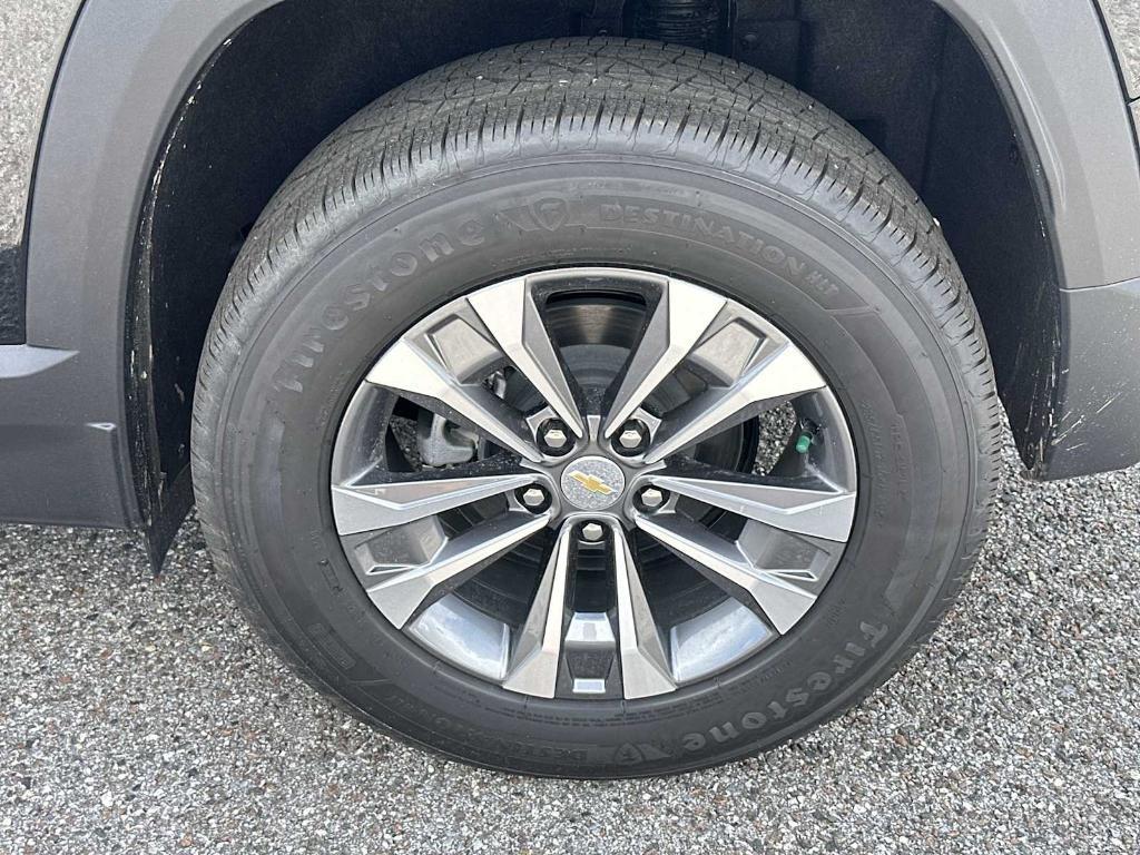new 2026 Chevrolet Equinox car, priced at $26,735