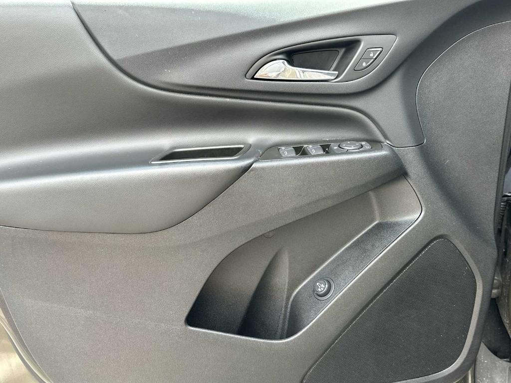 used 2024 Chevrolet Equinox car, priced at $20,697