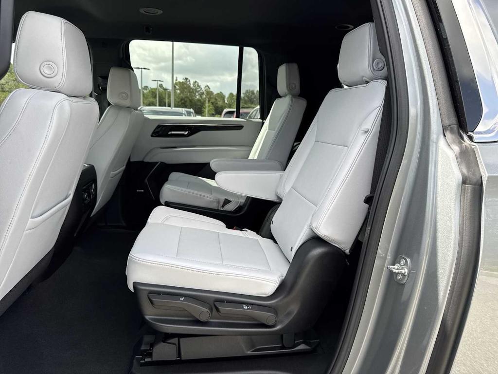 new 2025 Chevrolet Suburban car, priced at $77,620